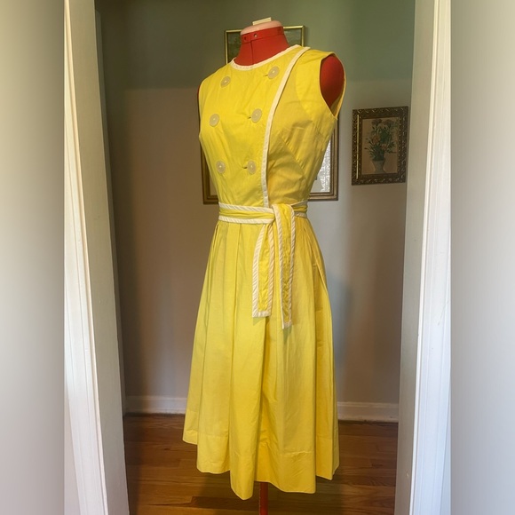 VTG 1950s Yellow Fit & Flare Day Dress / Full Skirt & Wrap Top - Picture 6 of 16